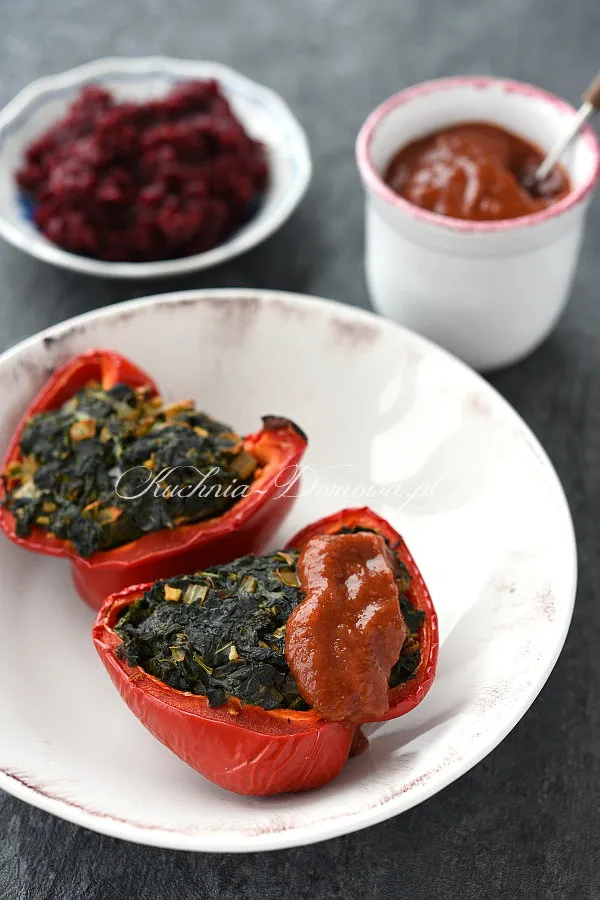 Papryka nadziewana szpinakiem (dieta dr Dąbrowskiej) Papryka nadziewana szpinakiem (dieta dr Dąbrowskiej)