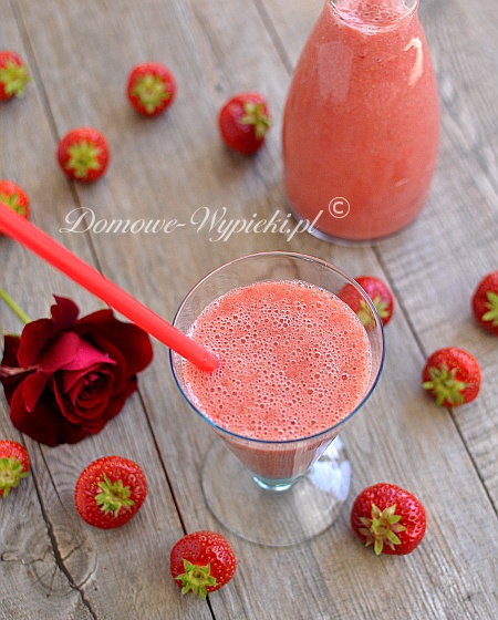 Smoothie truskawkowo- bananowe