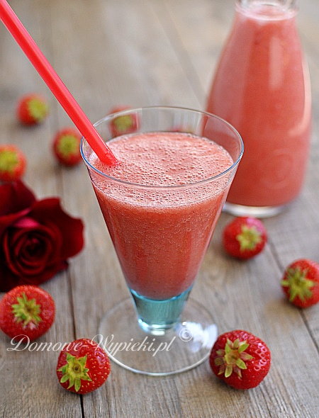 Smoothie truskawkowo- bananowe