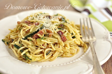 Spaghetti Carbonara z cukinią Spaghetti Carbonara z cukinią