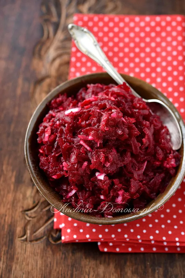 Buraki z jabłkiem i cebulą Buraki z jabłkiem i cebulą