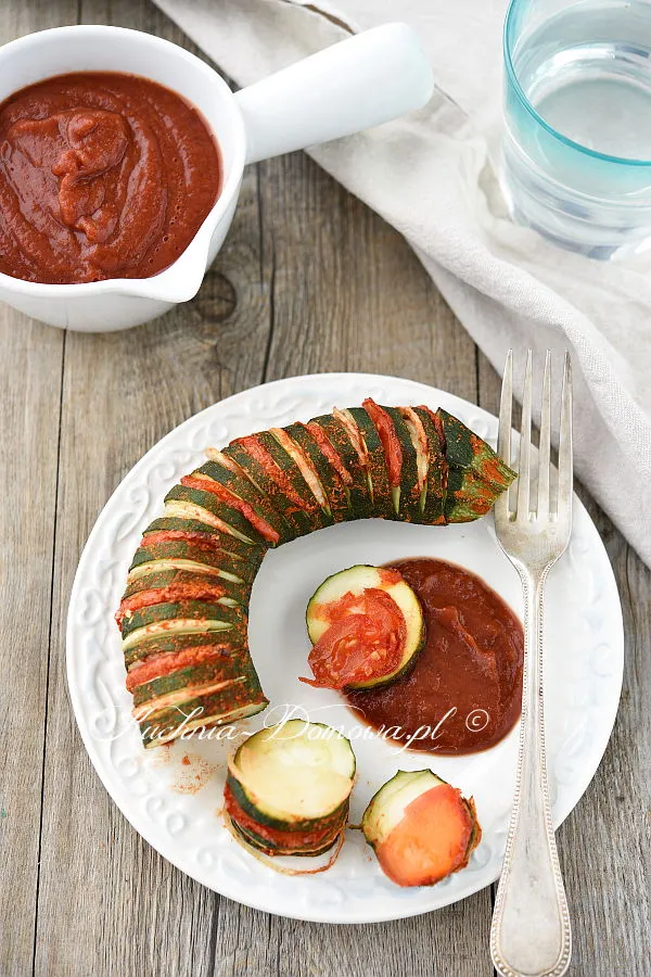 Pieczona cukinia Hasselback (dieta dr Dąbrowskiej) Pieczona cukinia Hasselback (dieta dr Dąbrowskiej)